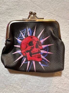 ⭐️ Edgy Red Skull Kiss-Lock Coin Purse